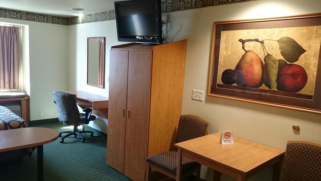 Super 8 By Wyndham Pride Midvale/Midvalley/Salt Lake City Ruang foto