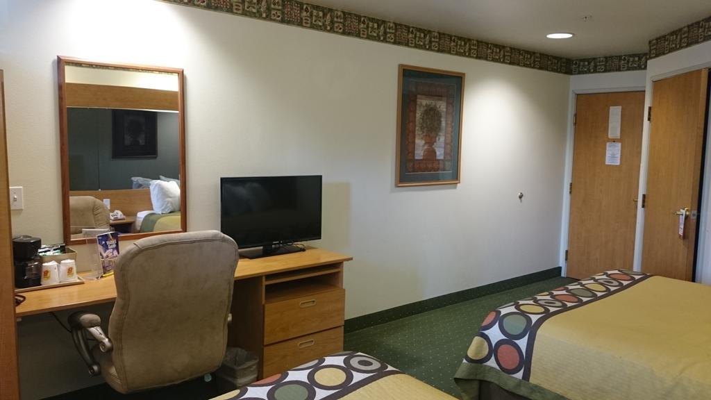 Super 8 By Wyndham Pride Midvale/Midvalley/Salt Lake City Ruang foto