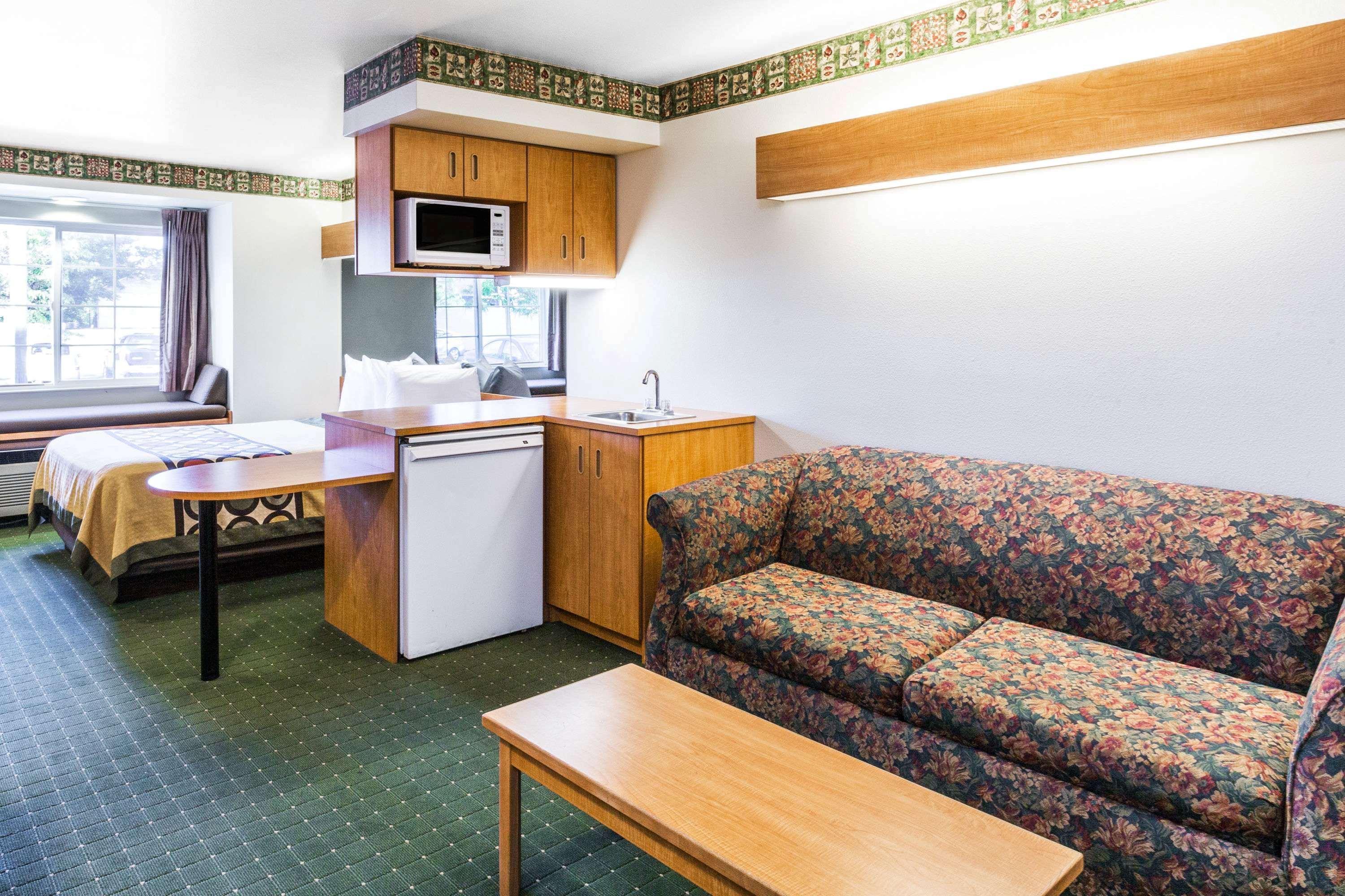Super 8 By Wyndham Pride Midvale/Midvalley/Salt Lake City Bagian luar foto