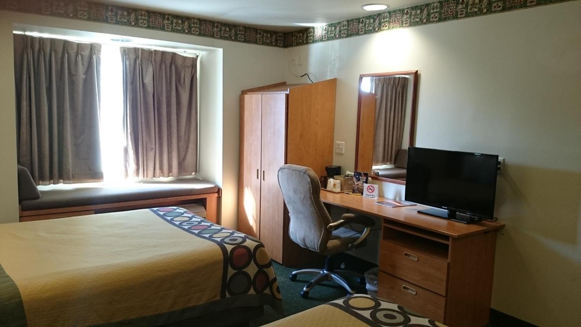 Super 8 By Wyndham Pride Midvale/Midvalley/Salt Lake City Bagian luar foto